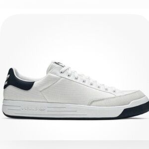New in box adidas rod laver navy/white men sz 7.5 women sz 8.5 $199